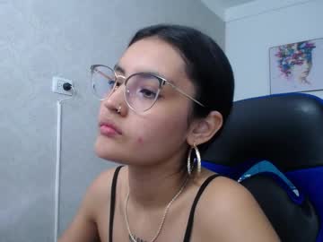 Antonella_Sweetlittle Chaturbate stream image from January 24, 2025