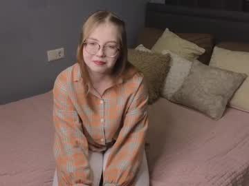 Chelseaheming Chaturbate stream image from January 24, 2025