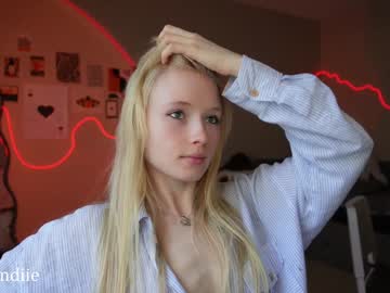 Bestblondiiecb Chaturbate stream image from January 24, 2025