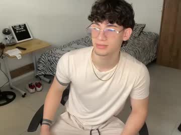 Kisan_Smith Chaturbate stream image from January 24, 2025