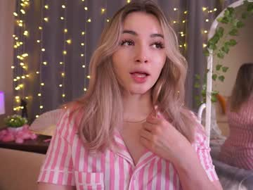 Krystalanal Chaturbate stream image from January 24, 2025