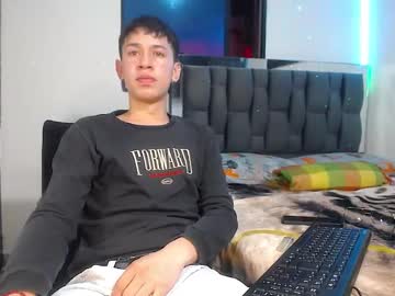 Twink_Daren Chaturbate stream image from January 24, 2025