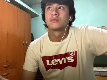 Kiwke12 Chaturbate stream image from January 24, 2025