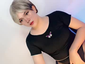 Yourlovingpearl Chaturbate stream image from January 24, 2025
