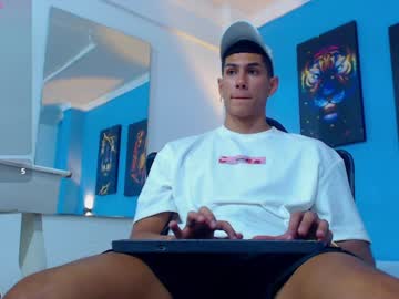 Calavalerio Chaturbate stream image from January 24, 2025