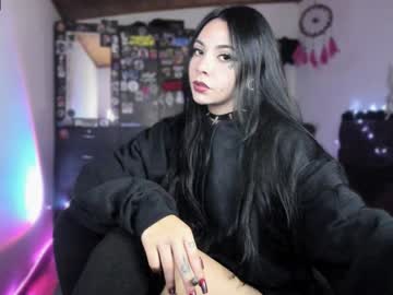 Emilyrymer Chaturbate stream image from January 24, 2025