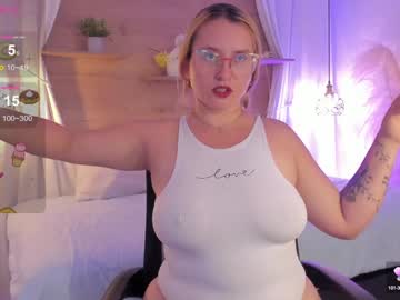 Heidishayk Chaturbate stream image from January 24, 2025