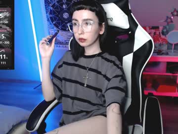 Julscinamon Chaturbate stream image from January 24, 2025