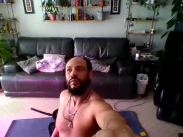Kofigardner Chaturbate stream image from January 24, 2025