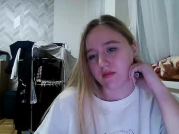 Mollywinters_ Chaturbate stream image from January 24, 2025