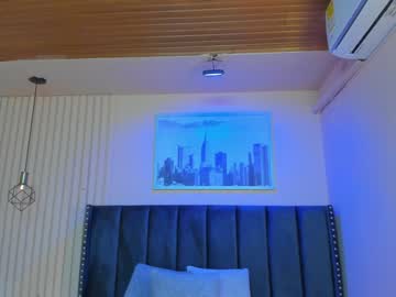 Viiolett_Lee Chaturbate stream image from January 24, 2025