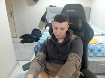 Ulxer Chaturbate stream image from January 24, 2025