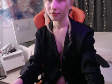 Crystalyss Chaturbate stream image from January 24, 2025