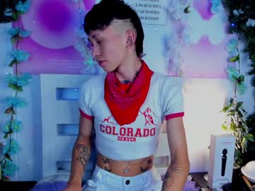 Juniior0_0 Chaturbate stream image from January 24, 2025