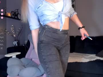 Luna__L Chaturbate stream image from January 24, 2025