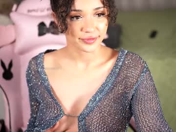Moan_4_You Chaturbate stream image from January 24, 2025