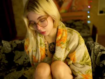 Allison_Cuty Chaturbate stream image from January 24, 2025