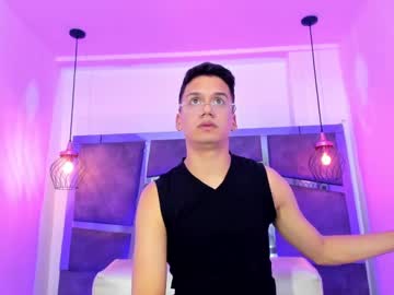Bigcock_Victor22 Chaturbate stream image from January 24, 2025