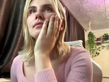Camillecharm Chaturbate stream image from January 24, 2025