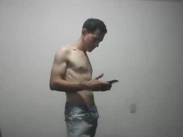 Fernisantos Chaturbate stream image from January 25, 2025