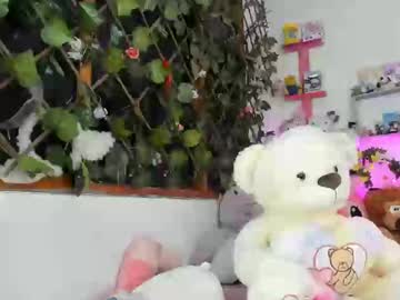 Lunacristal_Moon Chaturbate stream image from January 25, 2025