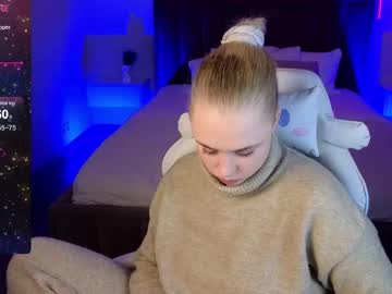 Leanaax Chaturbate stream image from January 25, 2025