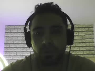Guti_Andres Chaturbate stream image from January 25, 2025