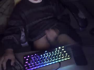 Okikh Chaturbate stream image from January 25, 2025