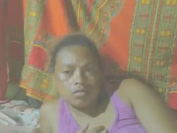 Carinesexy69 Chaturbate stream image from January 25, 2025