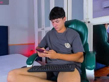 Daniel_Harris Chaturbate stream image from January 25, 2025