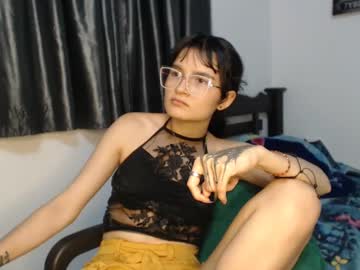 Renesme_Petite18 Chaturbate stream image from January 25, 2025