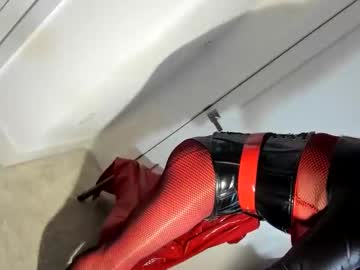Roxxxxy4u Chaturbate stream image from January 25, 2025