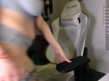 Seconduniverse Chaturbate stream image from January 25, 2025