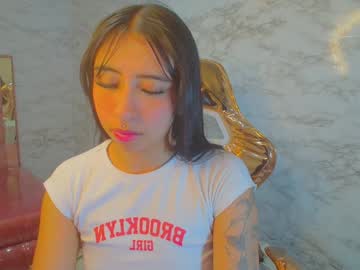 Lyraa_V Chaturbate stream image from January 25, 2025