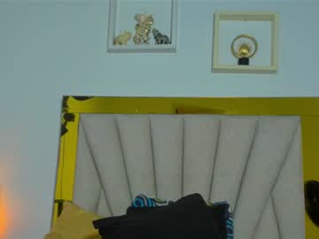 Vahiolet_Fuentes Chaturbate stream image from January 25, 2025