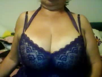 Perlita070822 Chaturbate stream image from January 25, 2025