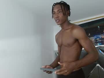 Arnua12 Chaturbate stream image from January 25, 2025