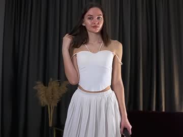 Philippabrainard Chaturbate stream image from January 25, 2025