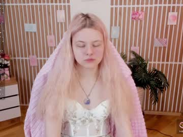 Eleanorcain Chaturbate stream image from January 25, 2025