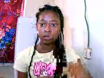 Joliekah27 Chaturbate stream image from January 25, 2025