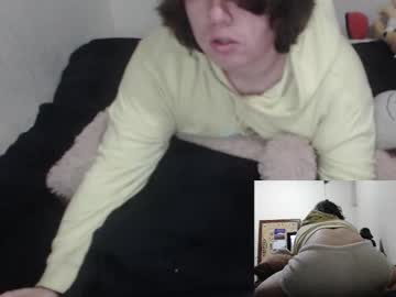 Yourtrapuwu Chaturbate stream image from January 25, 2025