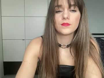 Mmminnie Chaturbate stream image from January 25, 2025