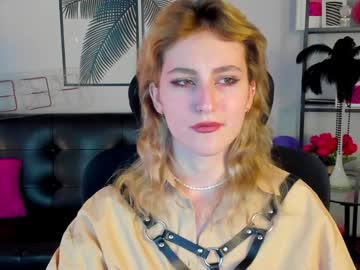 Luxrayi Chaturbate stream image from January 25, 2025