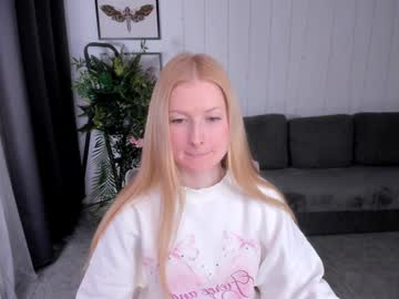 Laly_Peach Chaturbate stream image from January 25, 2025