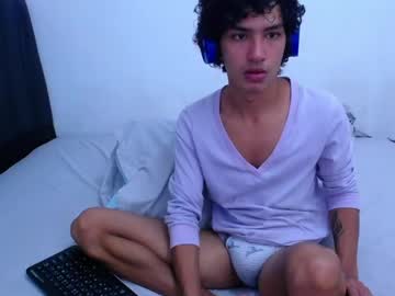 Tayronx33 Chaturbate stream image from January 25, 2025