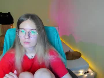Elliebarns Chaturbate stream image from January 25, 2025