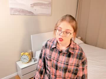 Chelseaheming Chaturbate stream image from January 25, 2025