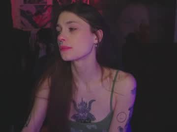 Kerrie_Crystal Chaturbate stream image from January 25, 2025
