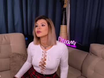Rainaslater Chaturbate stream image from January 25, 2025