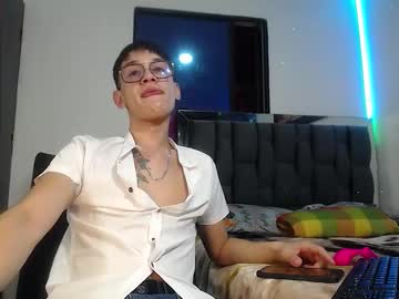 Twink_Daren Chaturbate stream image from January 25, 2025